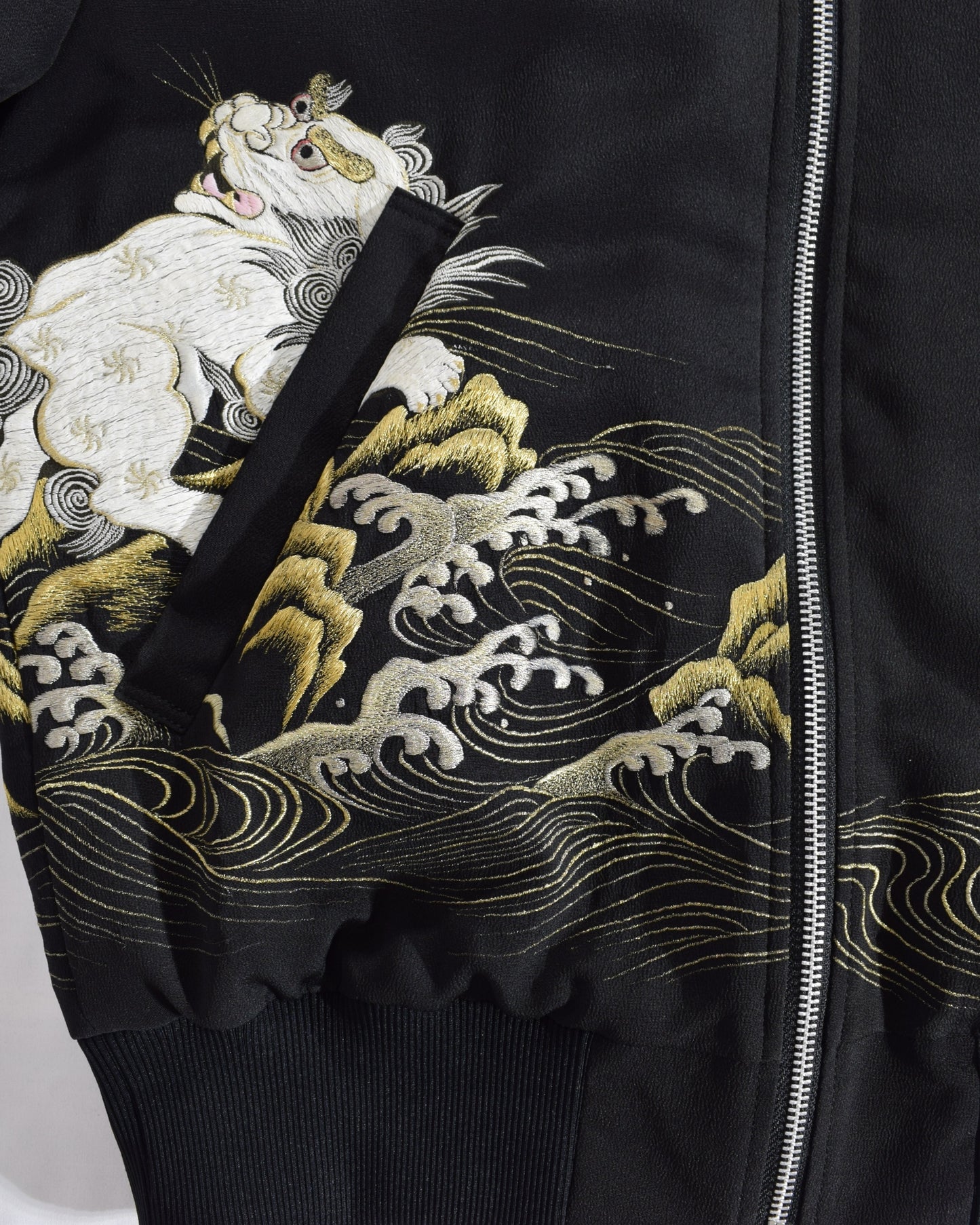 黒 獅子と波文様 MA-1ジャケット 着物リメイク 一点物