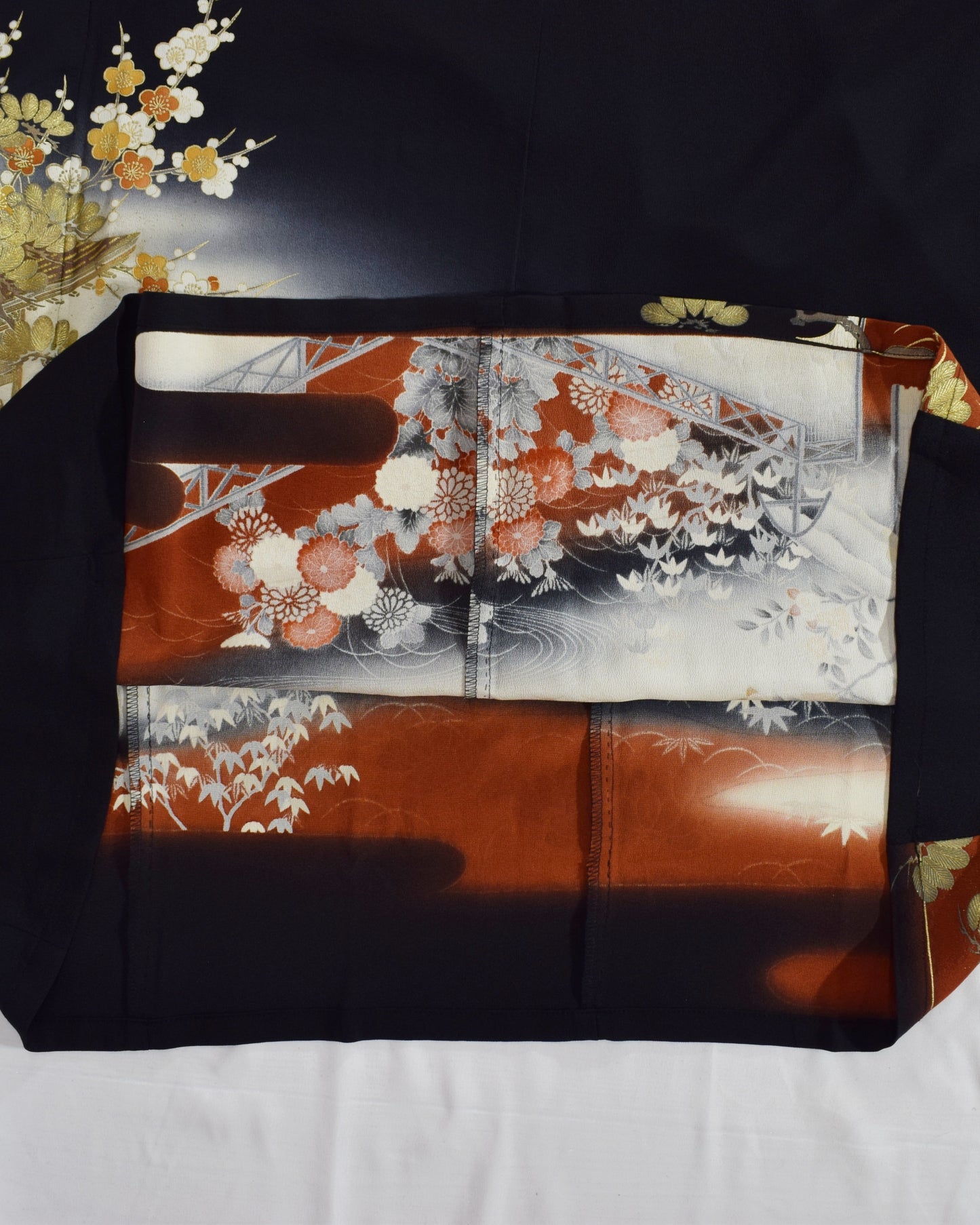 御所車と草花文様 留袖ワンピース 黒留袖リメイク 一点物