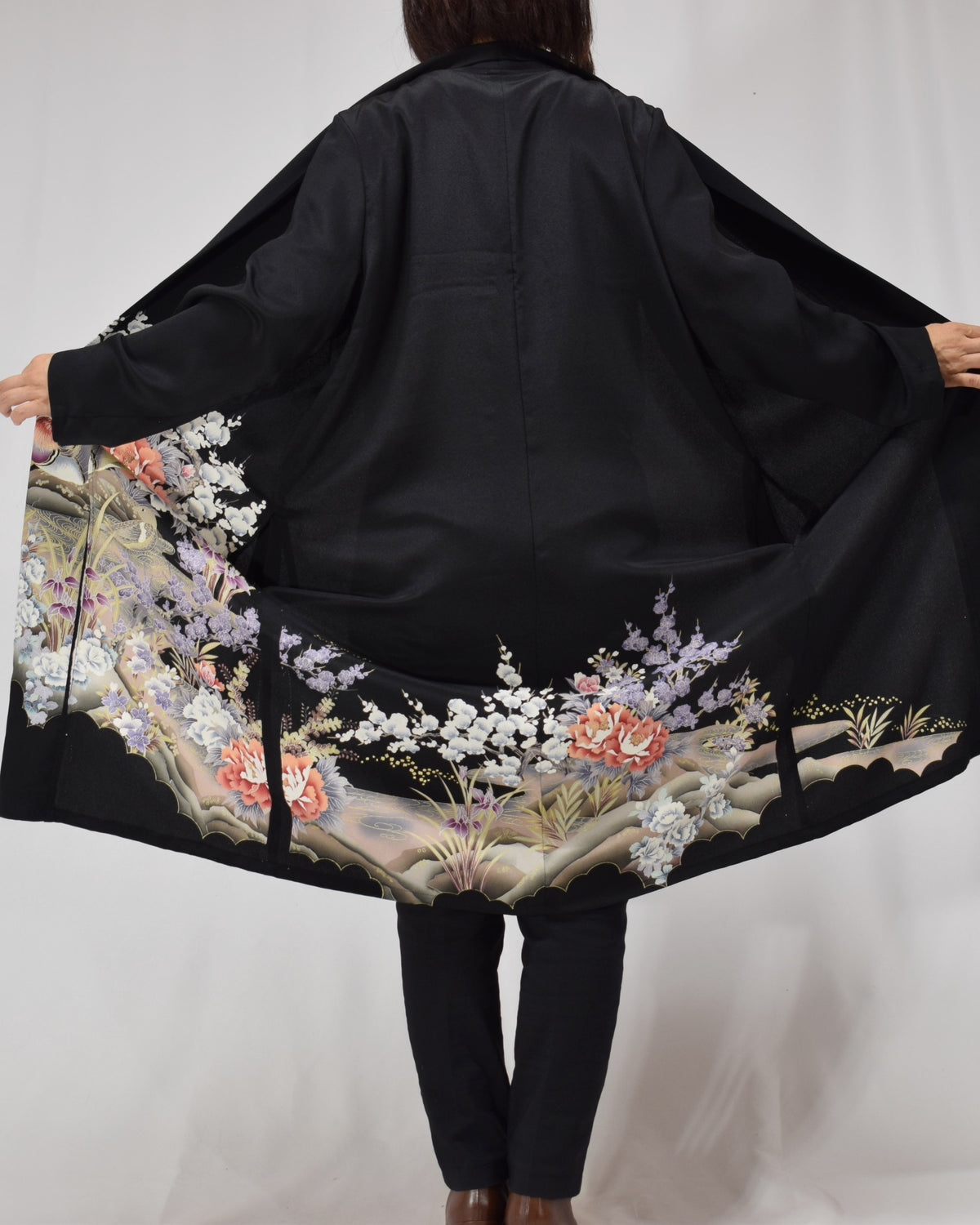 黒 牡丹と草花文様 羽織 着物リメイク 一点物